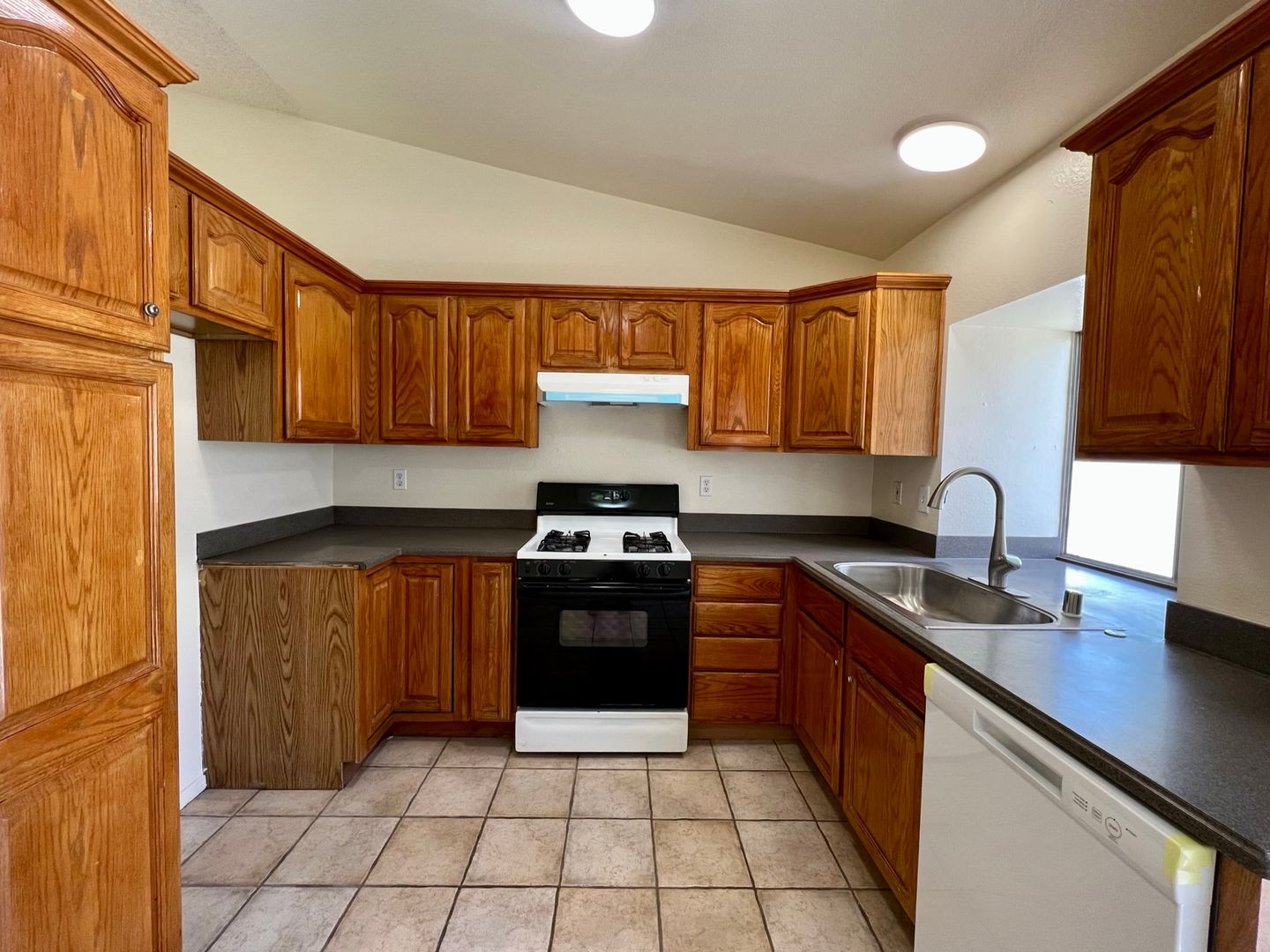 6769 Peach Pl - Rancho Cucamonga - California - 3 bed, 2 bath rental property