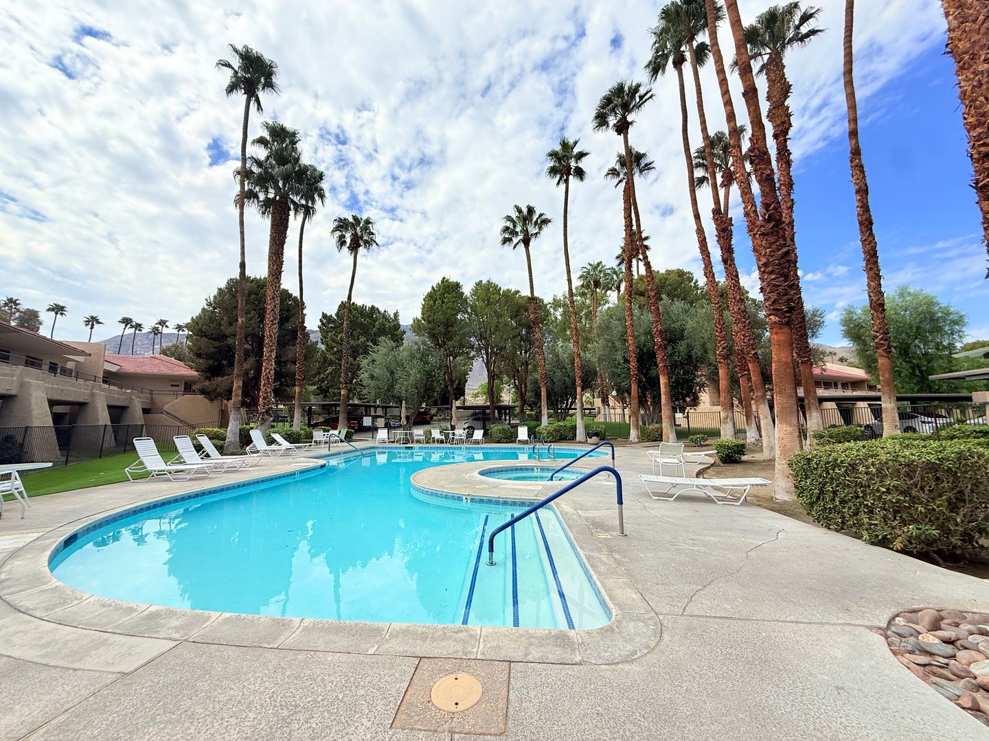 680 N Ashurst Ct Unit I207 - Palm Springs - California - 1 bed, 1 bath rental property
