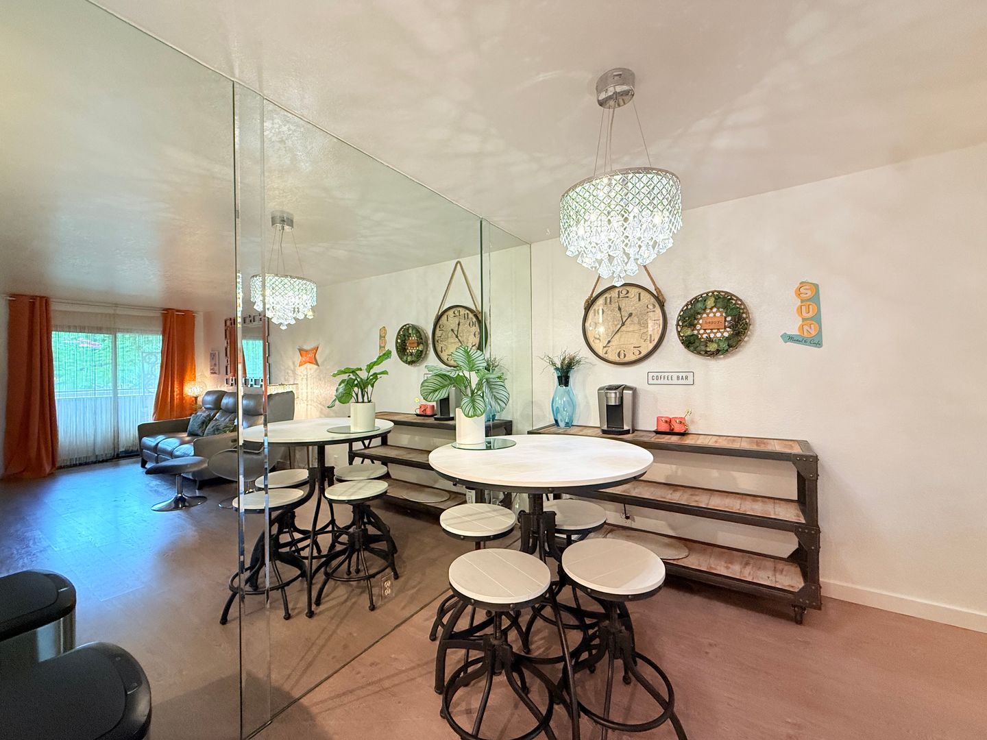 680 N Ashurst Ct Unit I207 - Palm Springs - California - 1 bed, 1 bath rental property