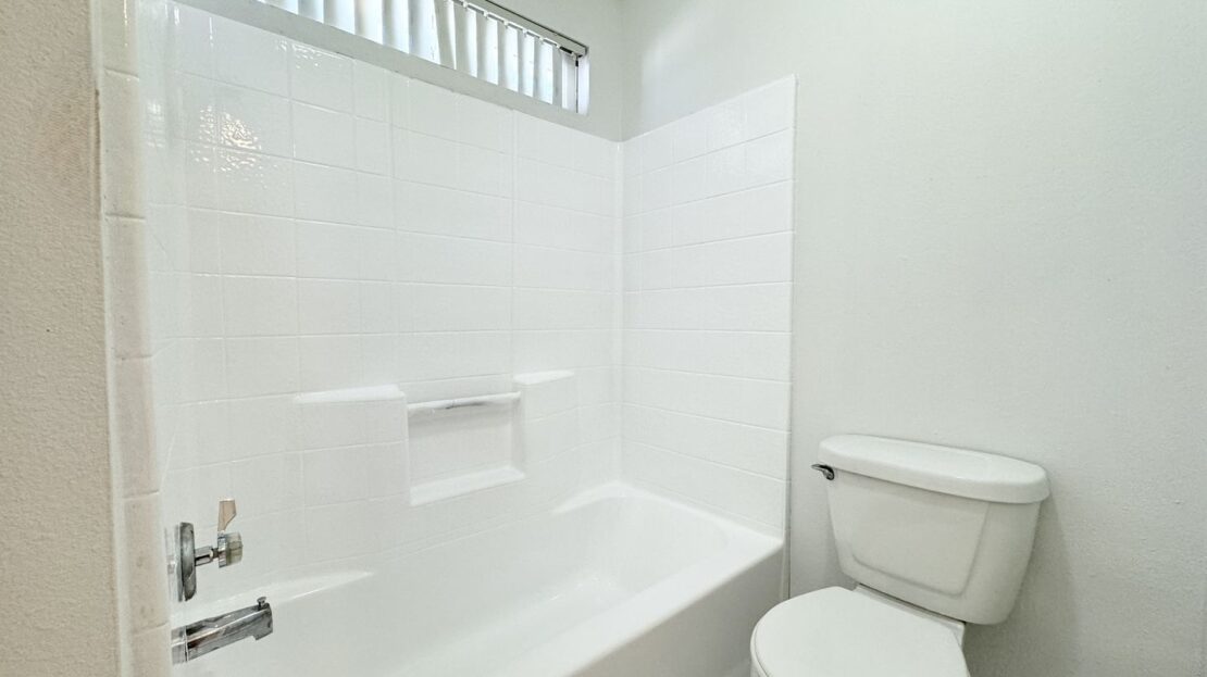 68210 Calle Las Tiendas - B - Desert Hot Springs - California - 2 bed, 2 bath rental property