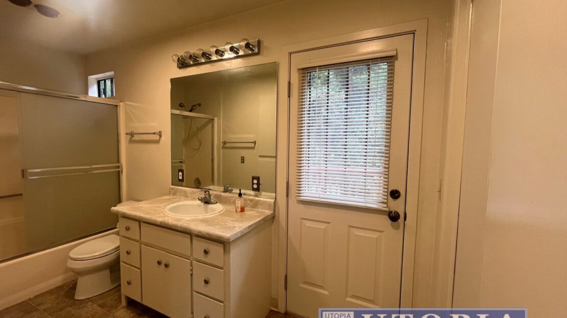 6932 Highway 9 Unit B - Felton - California - 1 bed, 1 bath rental property