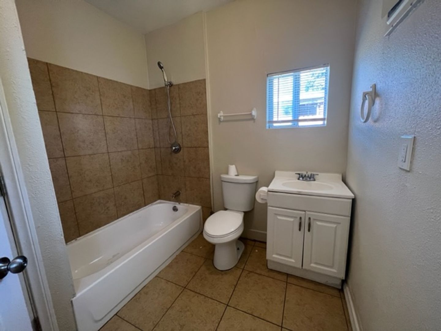 6951 Garden Drive Unit B - San Bernardino - California - 3 bed, 1 bath rental property