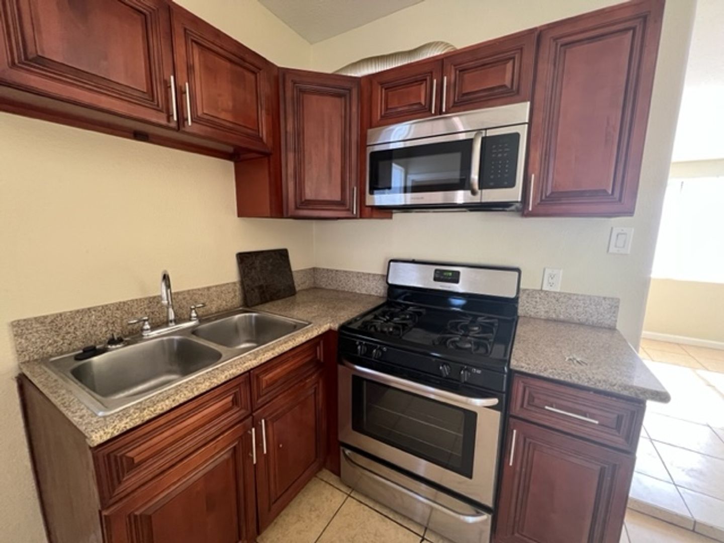 6951 Garden Drive Unit B - San Bernardino - California - 3 bed, 1 bath rental property