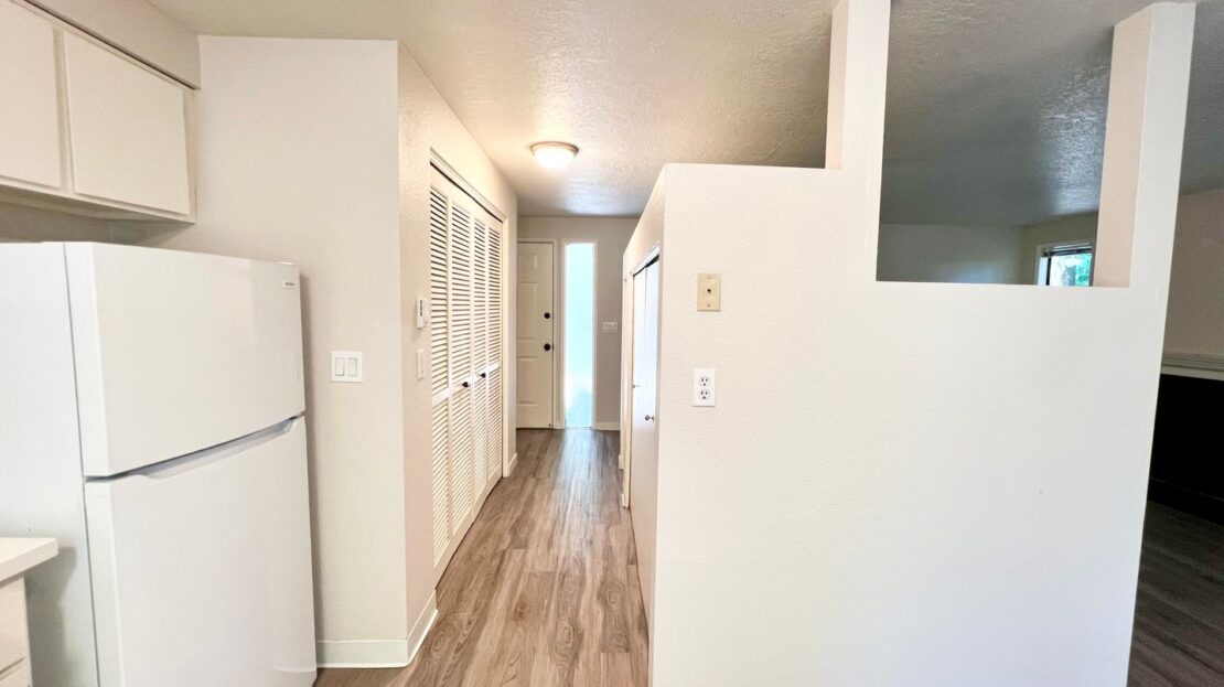 6951 SW Montauk Circle - Lake Oswego - Oregon - 2 bed, 1 bath rental property