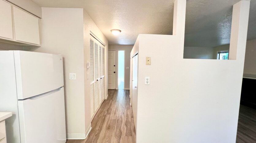 6951 SW Montauk Circle - Lake Oswego - Oregon - 2 bed, 1 bath rental property