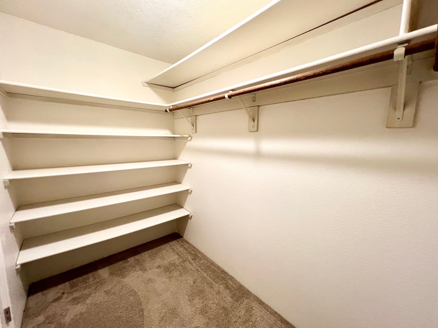 6951 SW Montauk Circle - Lake Oswego - Oregon - 2 bed, 1 bath rental property