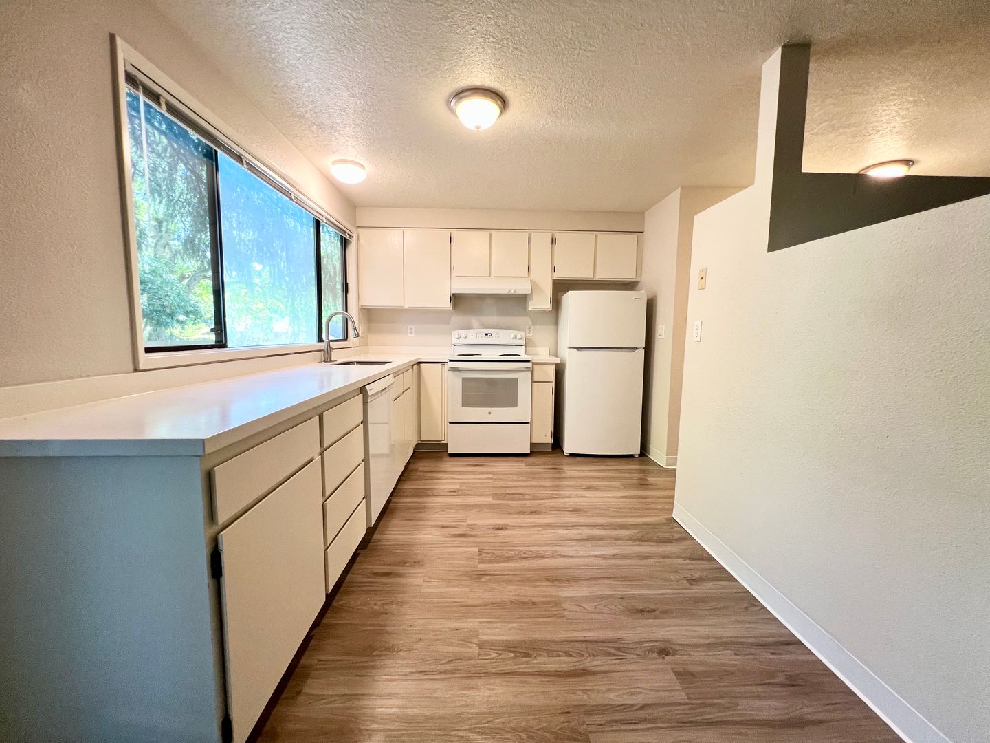 6951 SW Montauk Circle - Lake Oswego - Oregon - 2 bed, 1 bath rental property