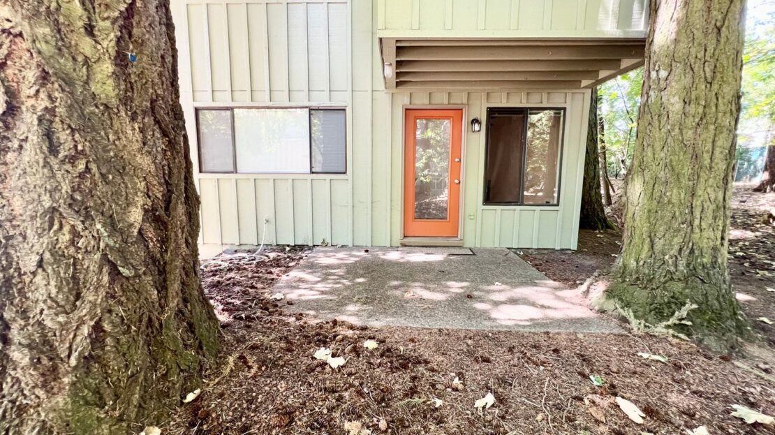 6951 SW Montauk Circle - Lake Oswego - Oregon - 2 bed, 1 bath rental property