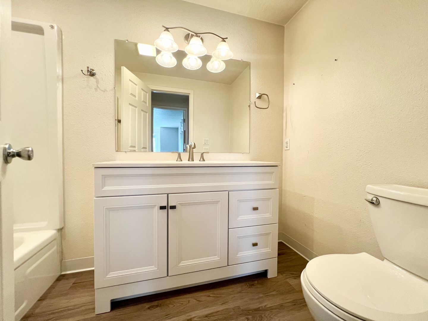 6951 SW Montauk Circle - Lake Oswego - Oregon - 2 bed, 1 bath rental property