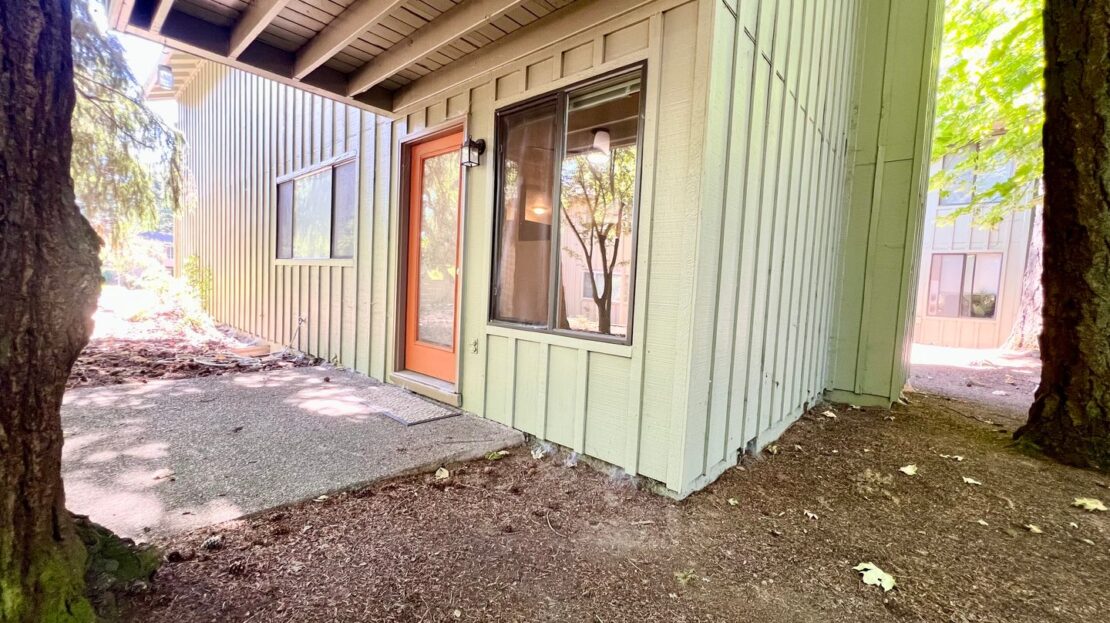 6951 SW Montauk Circle - Lake Oswego - Oregon - 2 bed, 1 bath rental property