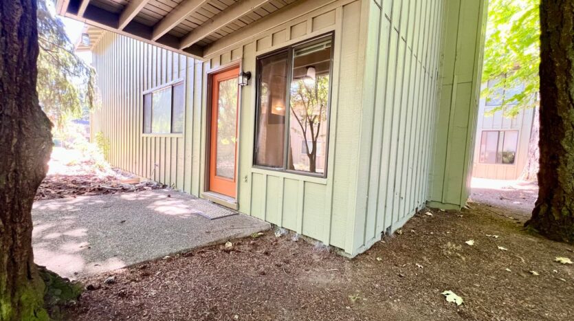 6951 SW Montauk Circle - Lake Oswego - Oregon - 2 bed, 1 bath rental property