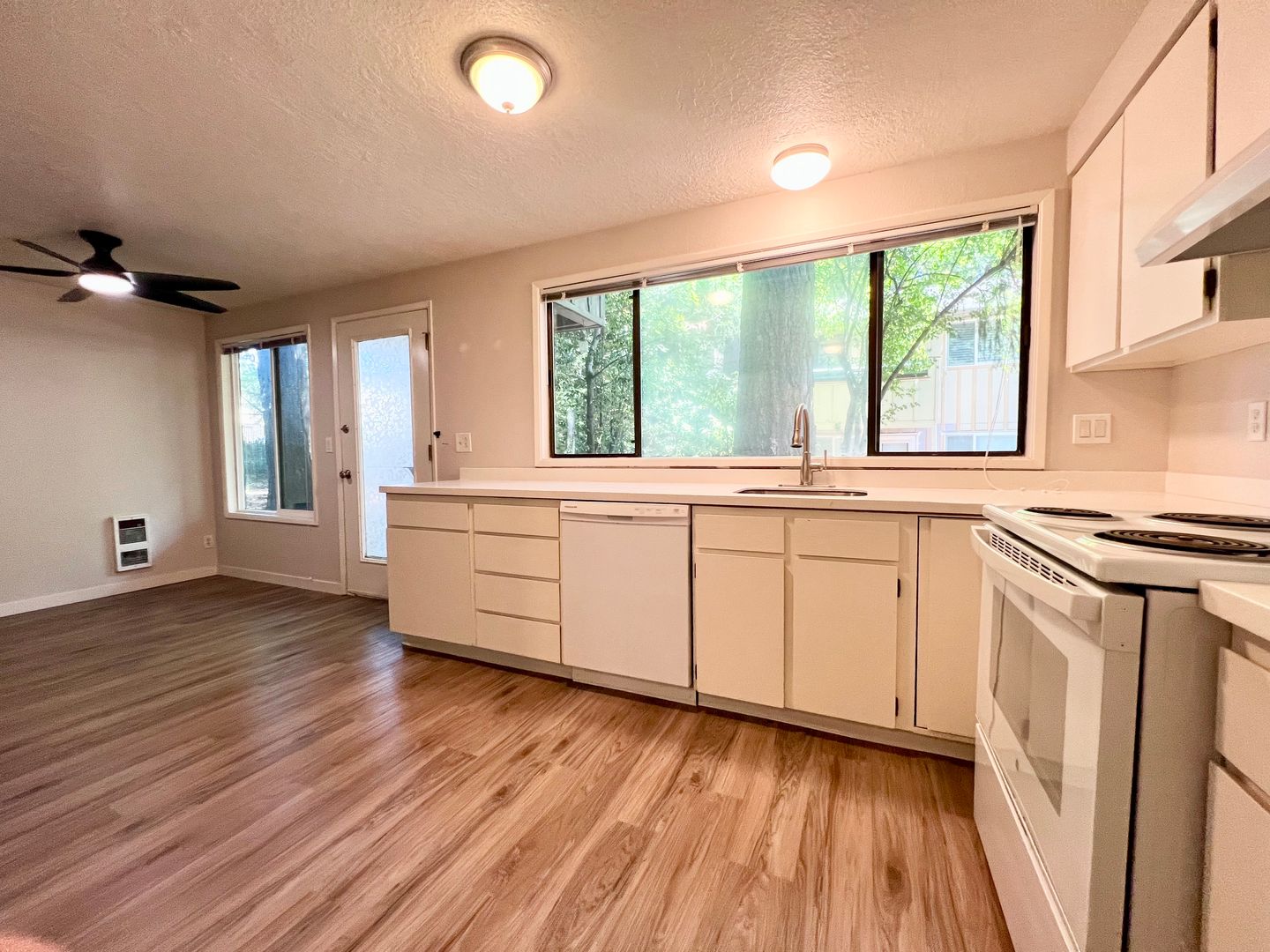 6951 SW Montauk Circle - Lake Oswego - Oregon - 2 bed, 1 bath rental property