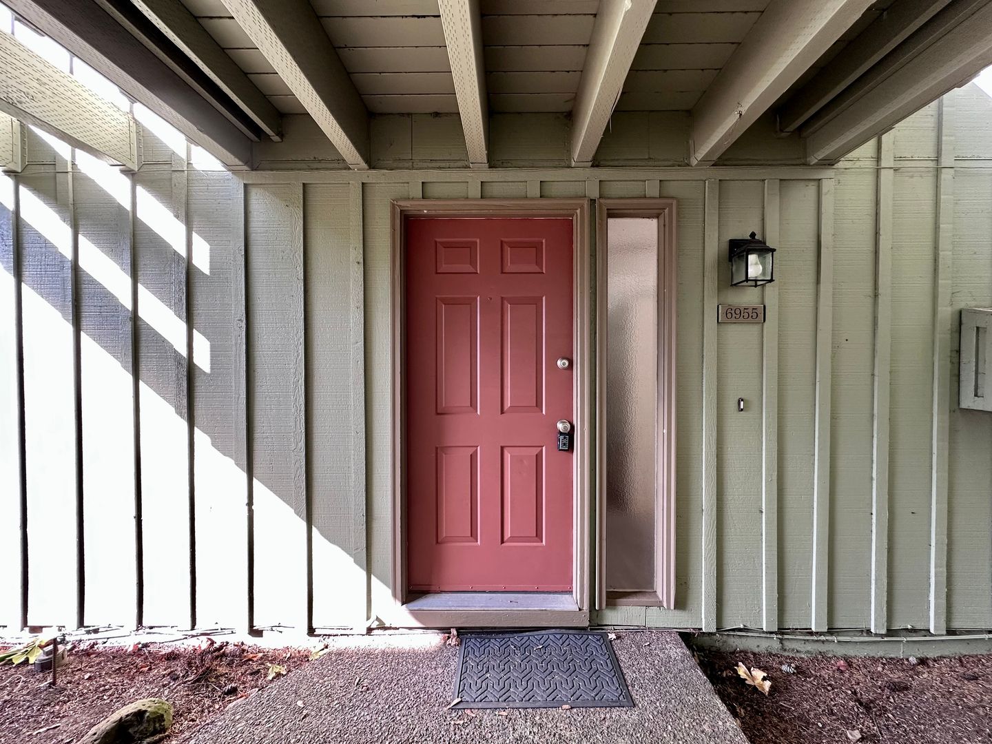 6955 SW Montauk Circle - Lake Oswego - Oregon - 2 bed, 1 bath rental property