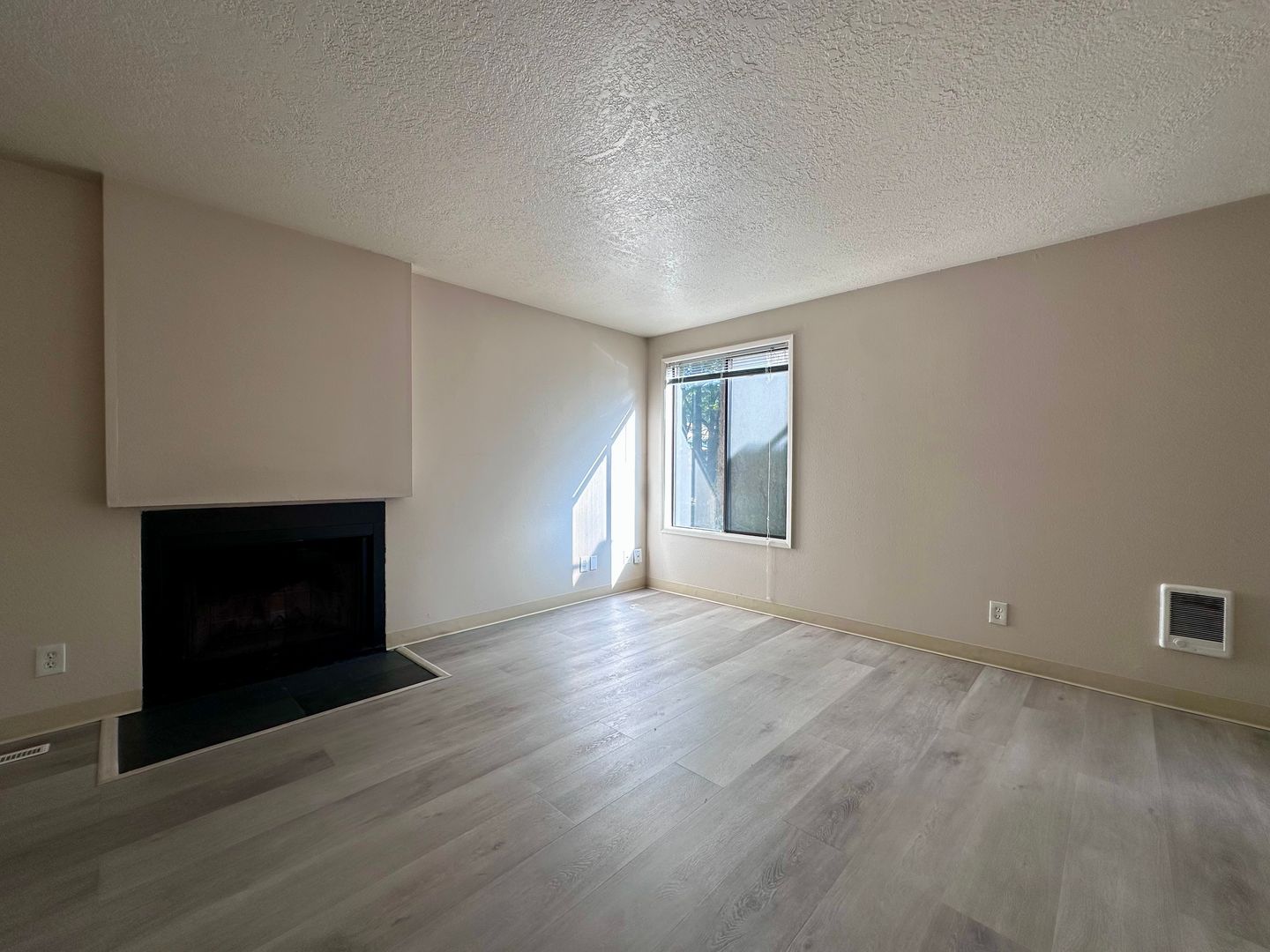 6955 SW Montauk Circle - Lake Oswego - Oregon - 2 bed, 1 bath rental property