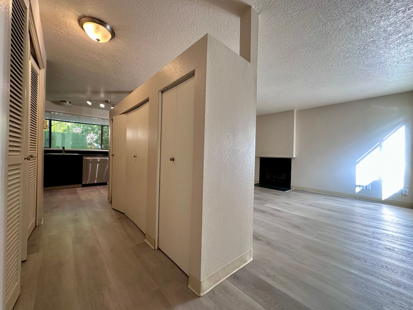 6955 SW Montauk Circle - Lake Oswego - Oregon - 2 bed, 1 bath rental property