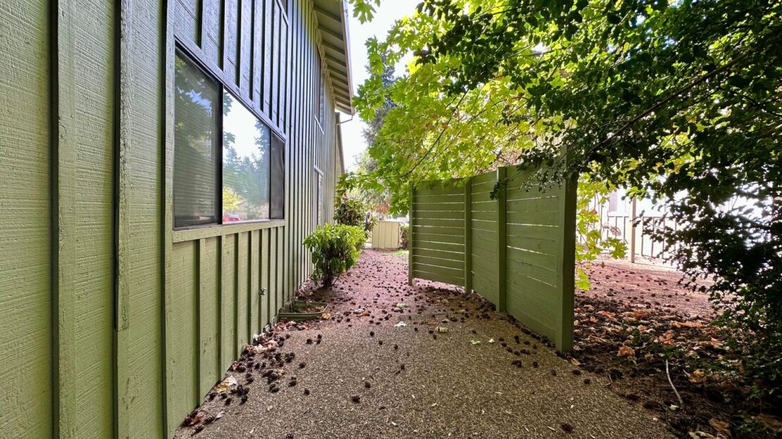 6955 SW Montauk Circle - Lake Oswego - Oregon - 2 bed, 1 bath rental property