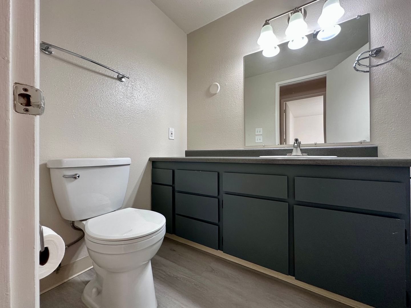 6955 SW Montauk Circle - Lake Oswego - Oregon - 2 bed, 1 bath rental property