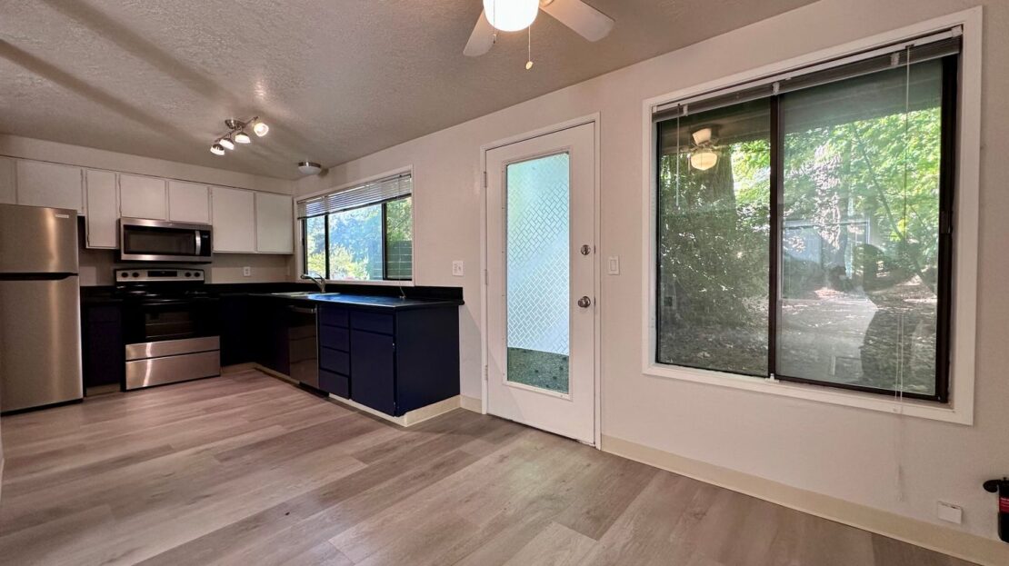 6955 SW Montauk Circle - Lake Oswego - Oregon - 2 bed, 1 bath rental property