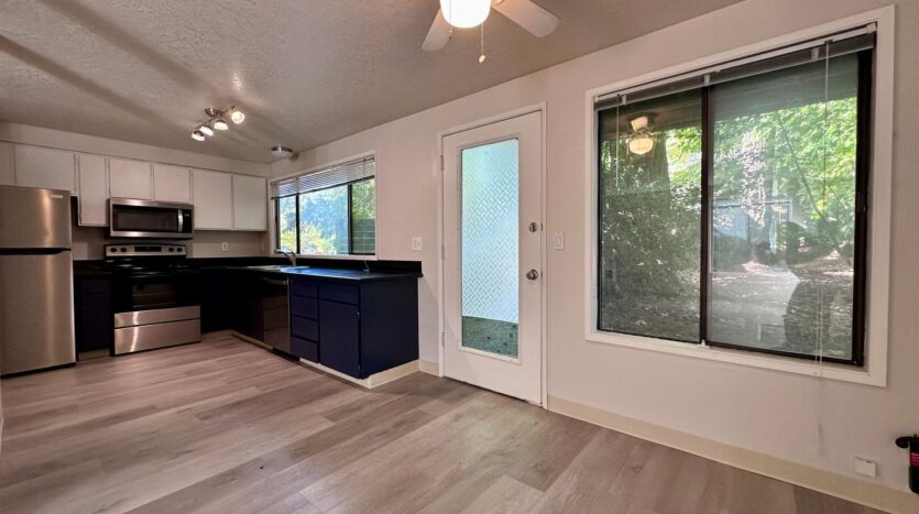 6955 SW Montauk Circle - Lake Oswego - Oregon - 2 bed, 1 bath rental property