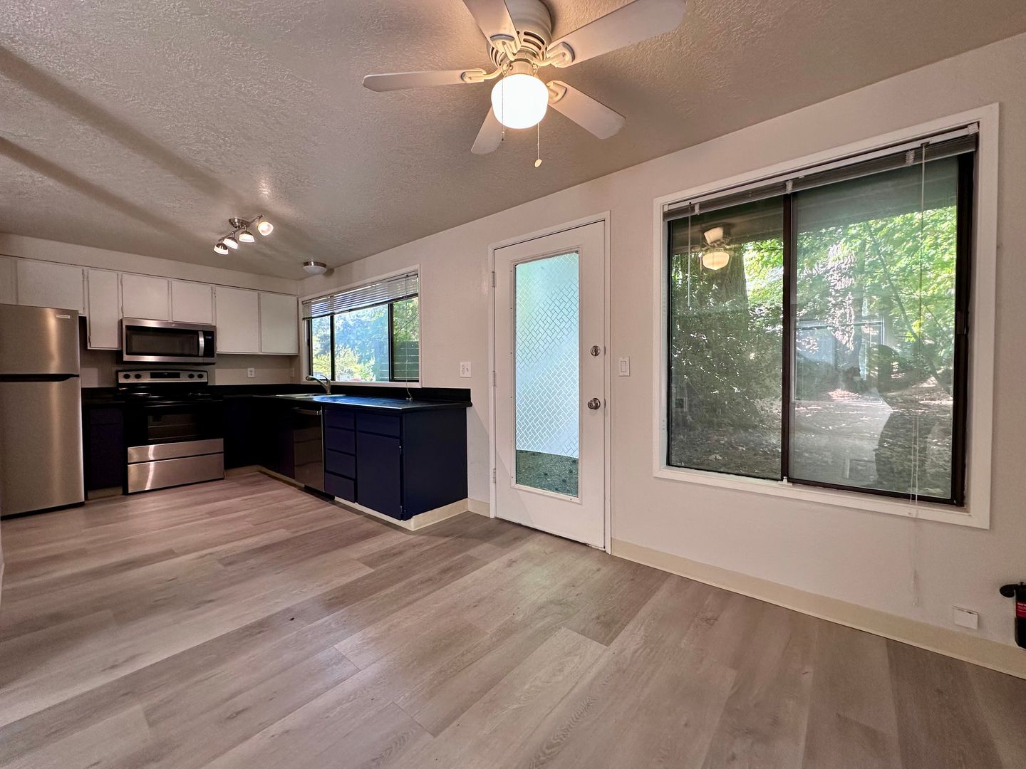 6955 SW Montauk Circle - Lake Oswego - Oregon - 2 bed, 1 bath rental property