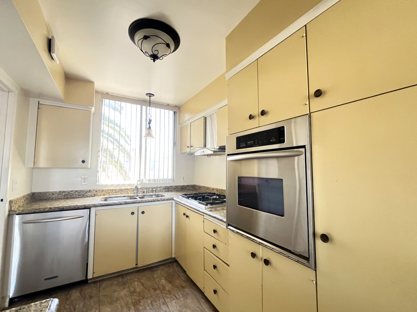 6979 Palm Ct. #334 - Building J - Riverside - California - 2 bed, 2 bath rental property