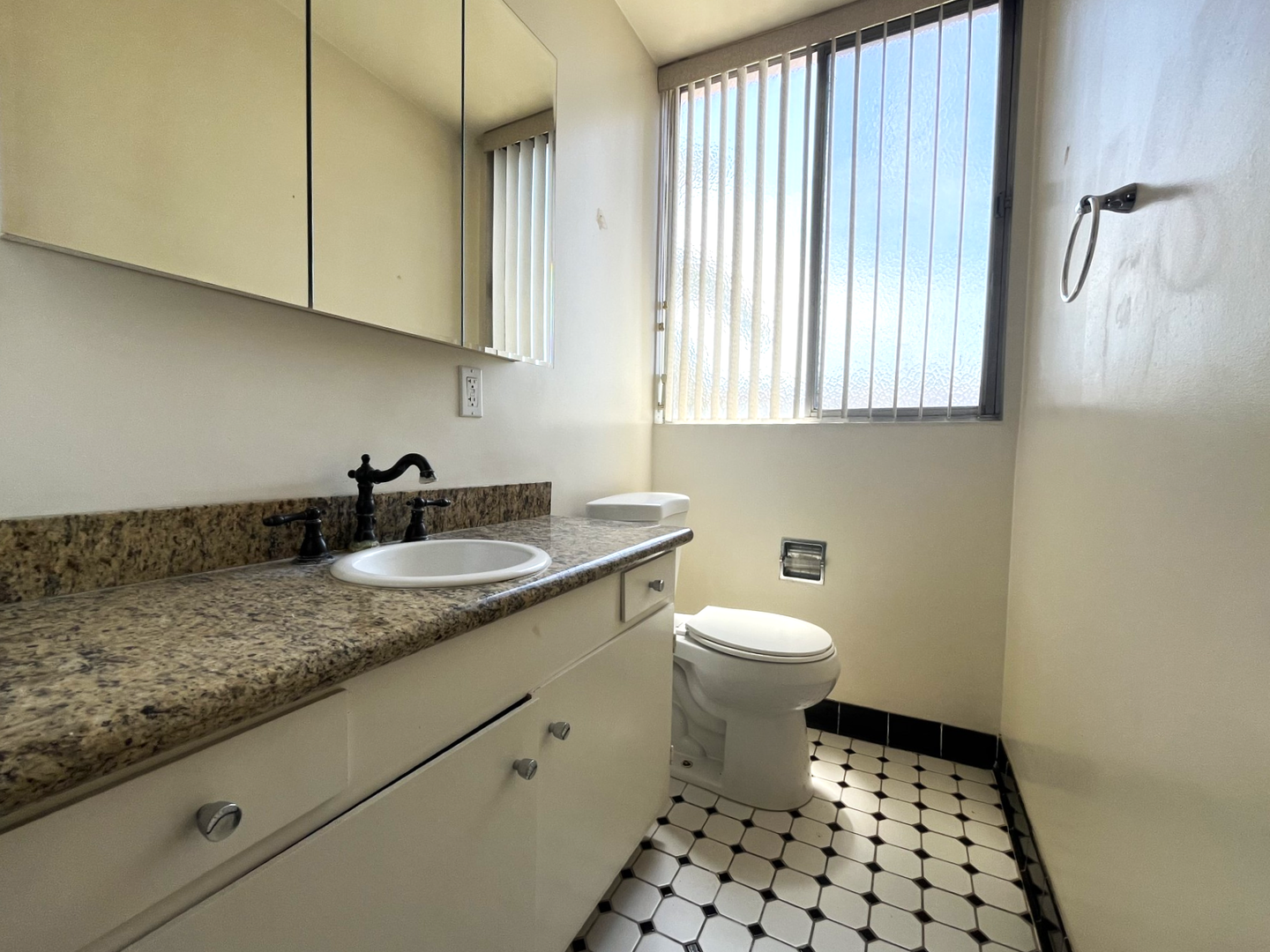 6979 Palm Ct. #334 - Building J - Riverside - California - 2 bed, 2 bath rental property