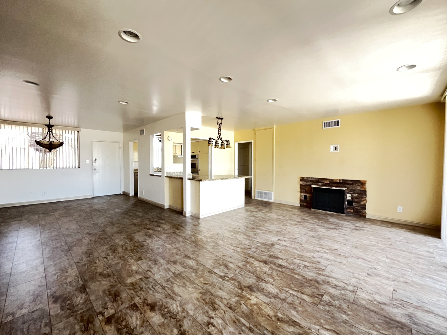 6979 Palm Ct. #334 - Building J - Riverside - California - 2 bed, 2 bath rental property