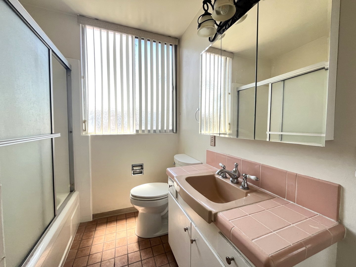 6979 Palm Ct. #334 - Building J - Riverside - California - 2 bed, 2 bath rental property