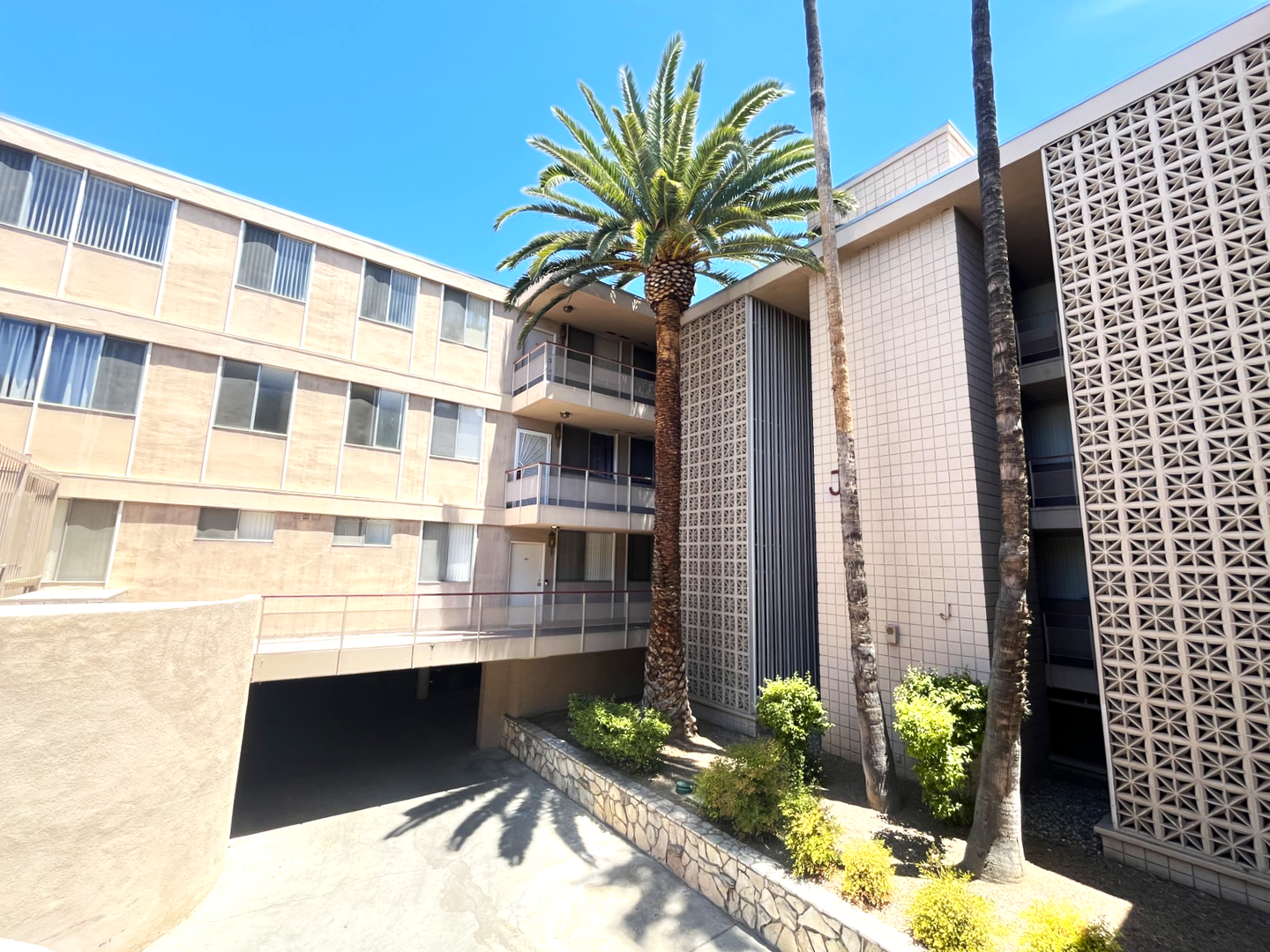 6979 Palm Ct. #334 - Building J - Riverside - California - 2 bed, 2 bath rental property