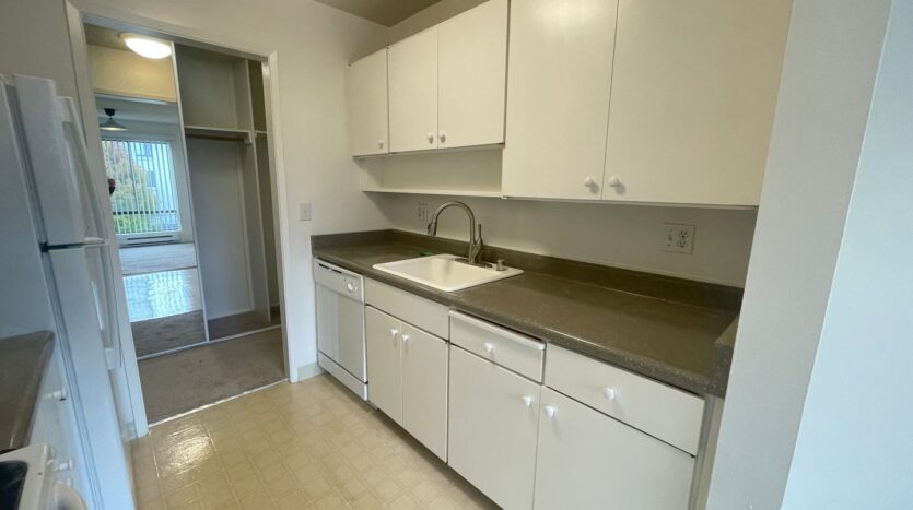 7 Commodore Drive #364 - Emeryville - California - 1 bed, 1 bath rental property