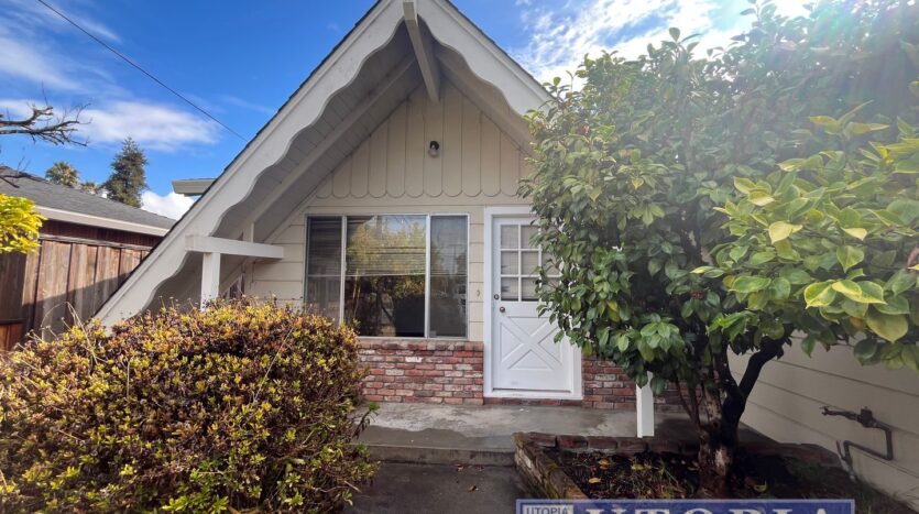 704 Almar Avenue - Santa Cruz - California - 2 bed, 1.5 bath rental property