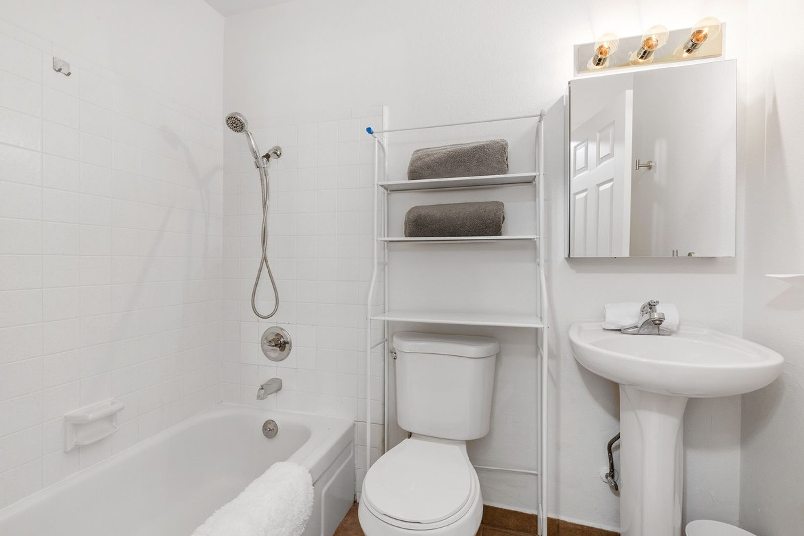 72728 Willow St. Unit 2 - Palm Desert - California - 2 bed, 1 bath rental property