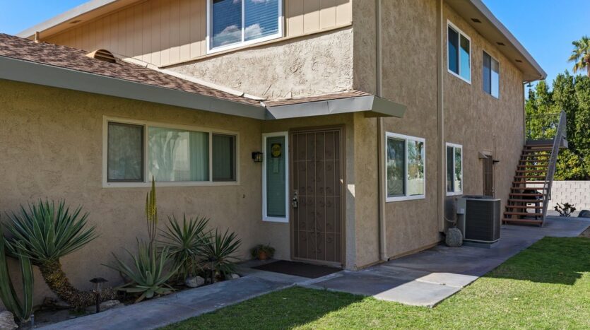 72728 Willow St. Unit 2 - Palm Desert - California - 2 bed, 1 bath rental property