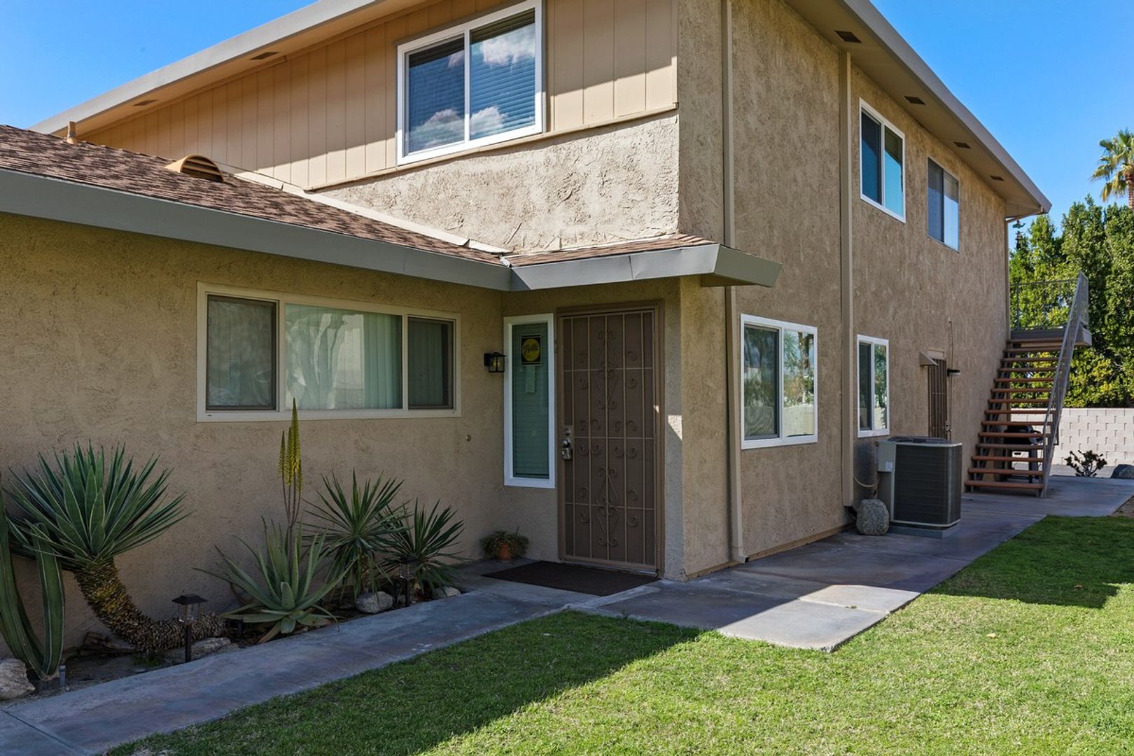 72728 Willow St. Unit 2 - Palm Desert - California - 2 bed, 1 bath rental property