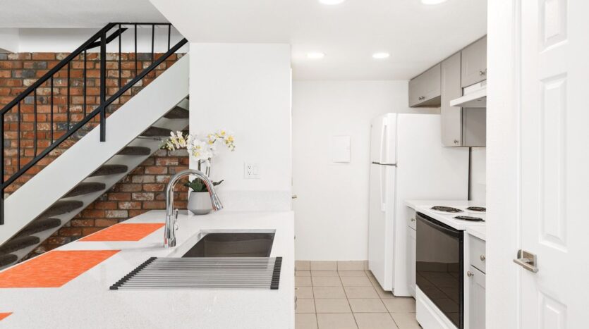 72728 Willow St. Unit 2 - Palm Desert - California - 2 bed, 1 bath rental property