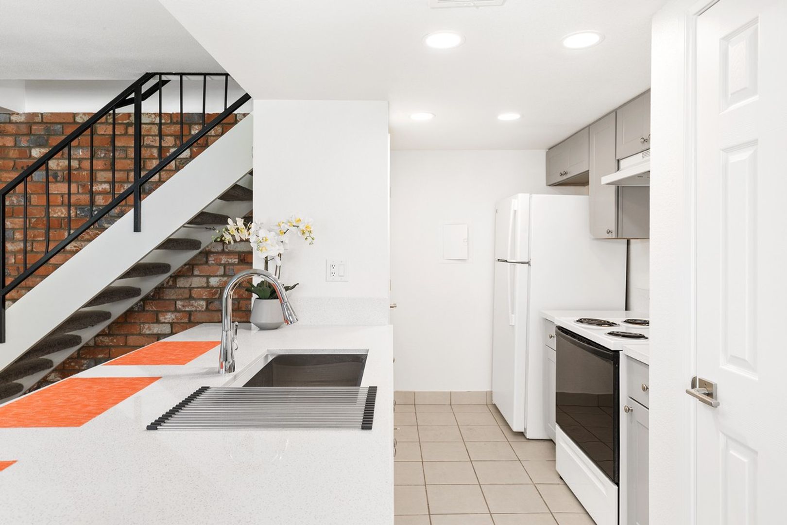 72728 Willow St. Unit 2 - Palm Desert - California - 2 bed, 1 bath rental property