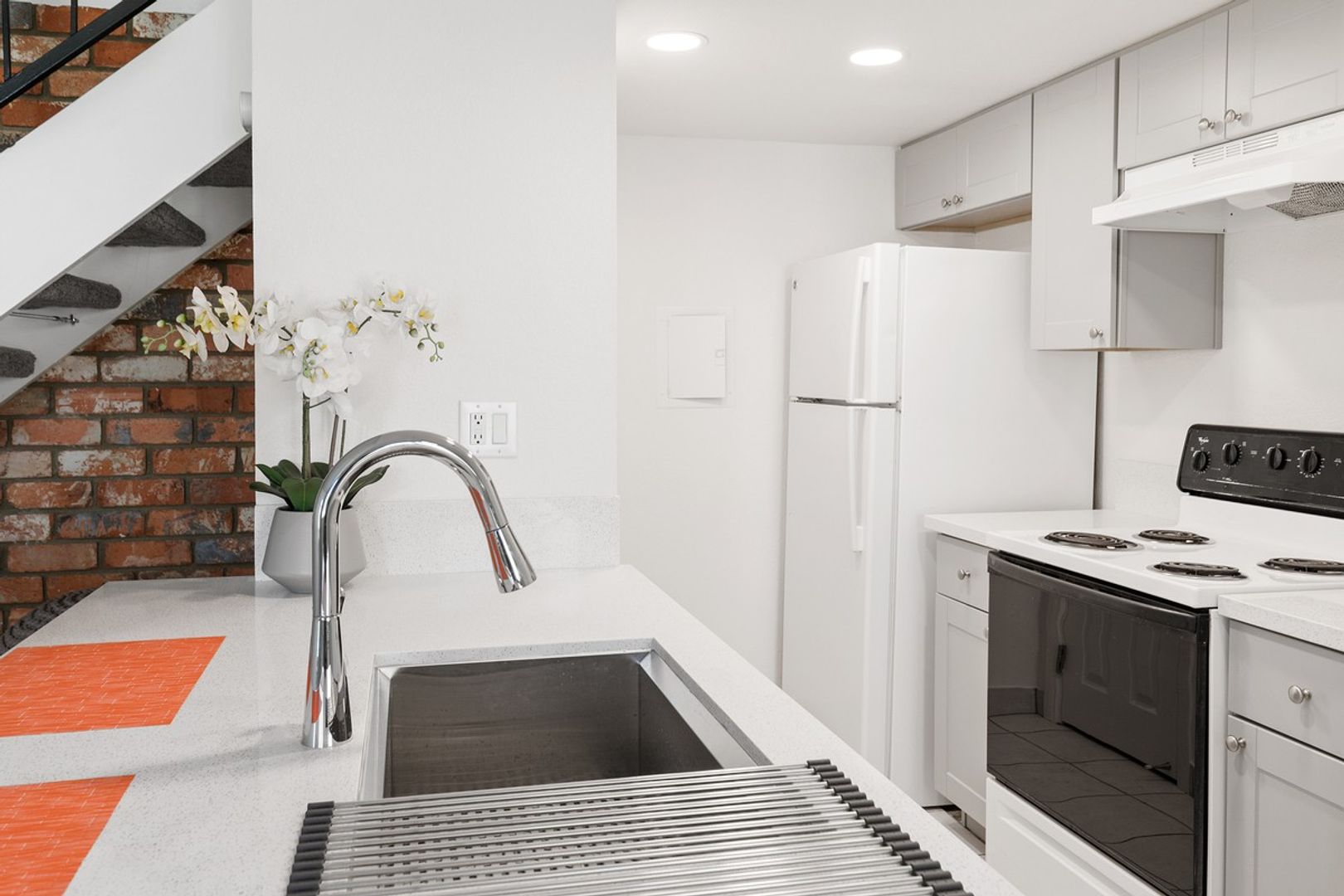 72728 Willow St. Unit 2 - Palm Desert - California - 2 bed, 1 bath rental property