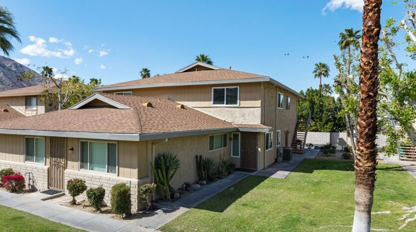 72728 Willow St. Unit 2 - Palm Desert - California - 2 bed, 1 bath rental property