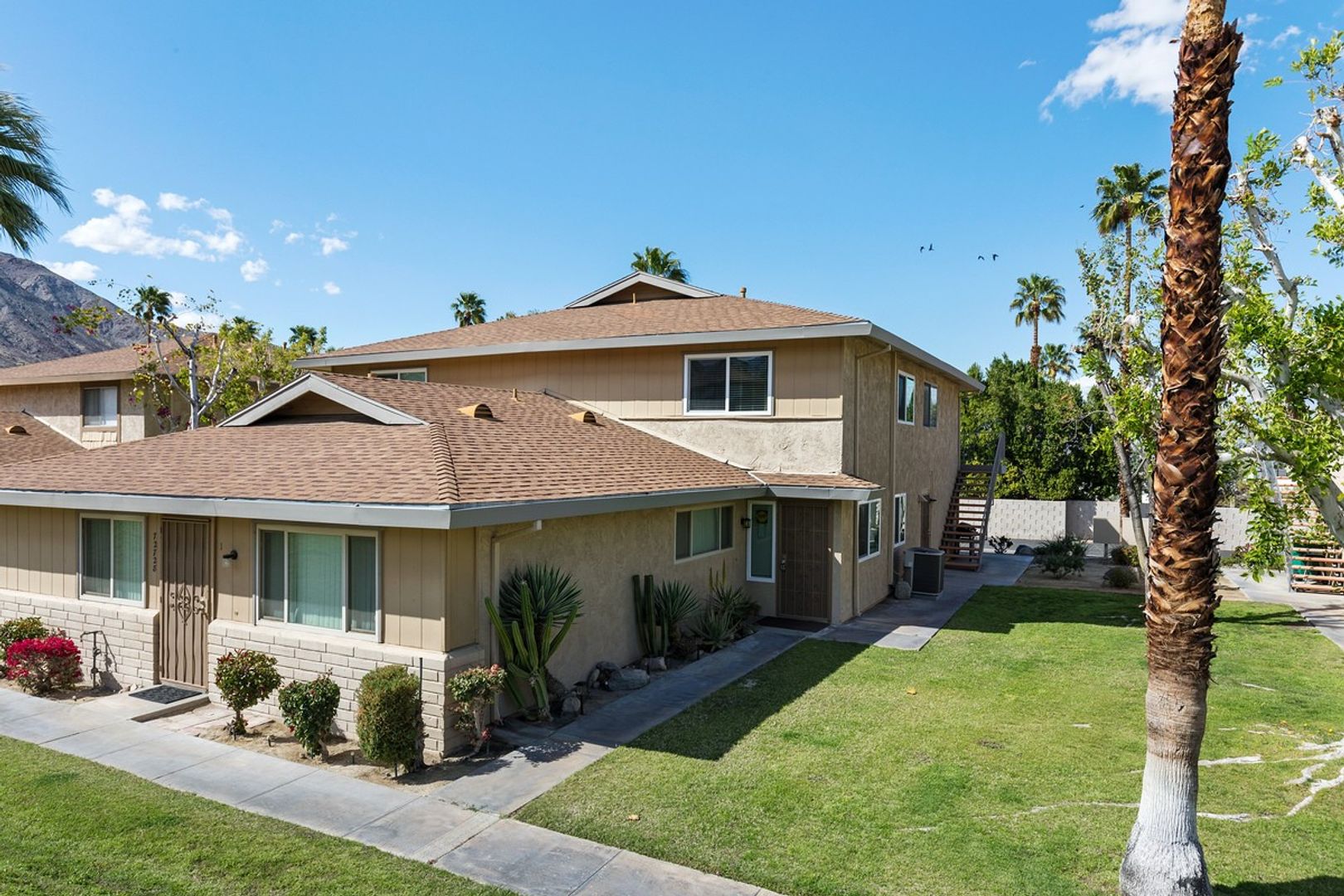 72728 Willow St. Unit 2 - Palm Desert - California - 2 bed, 1 bath rental property