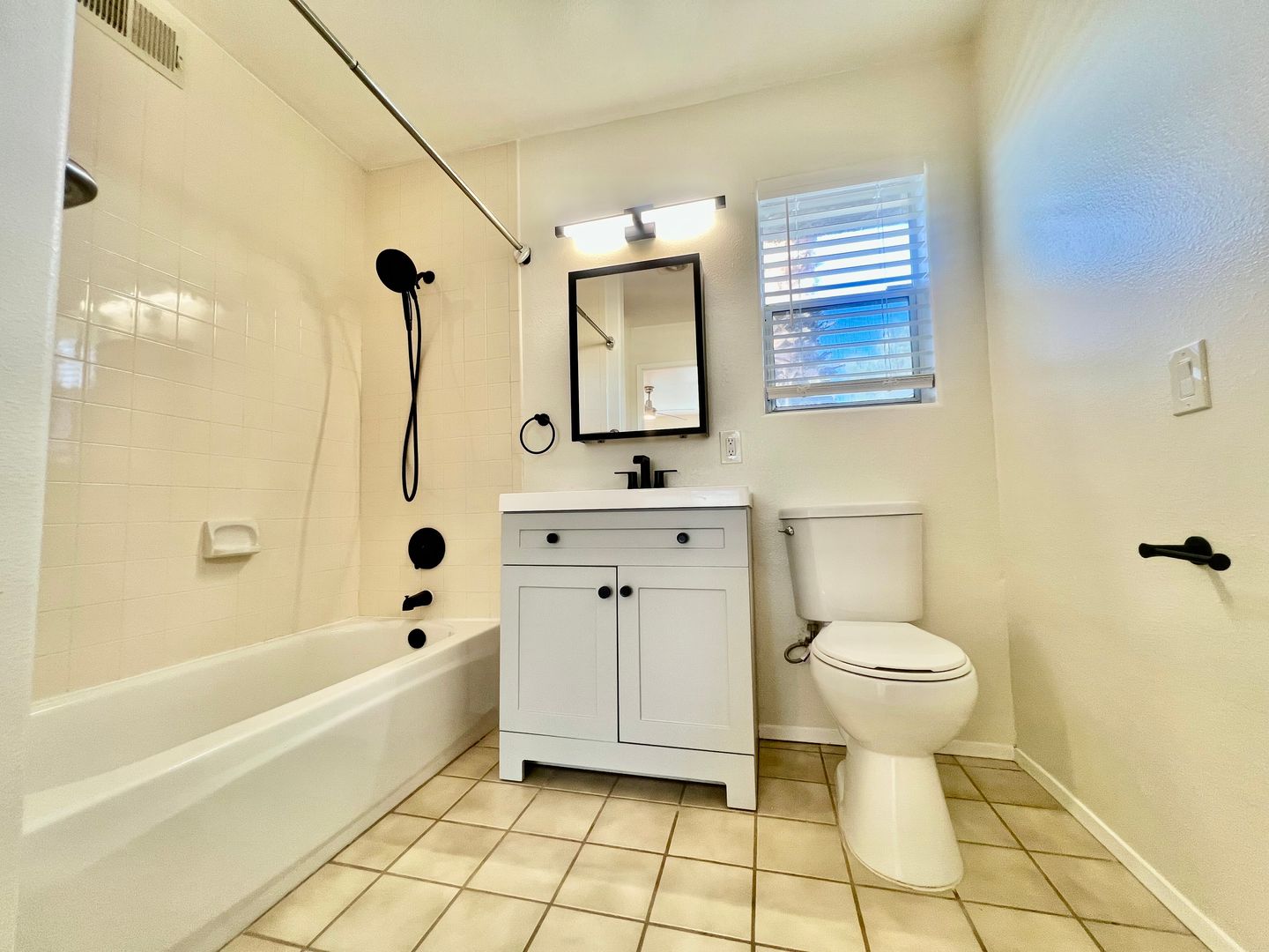 73625 Catalina Way - Unit 04 - Palm Desert - California - 1 bed, 1 bath rental property