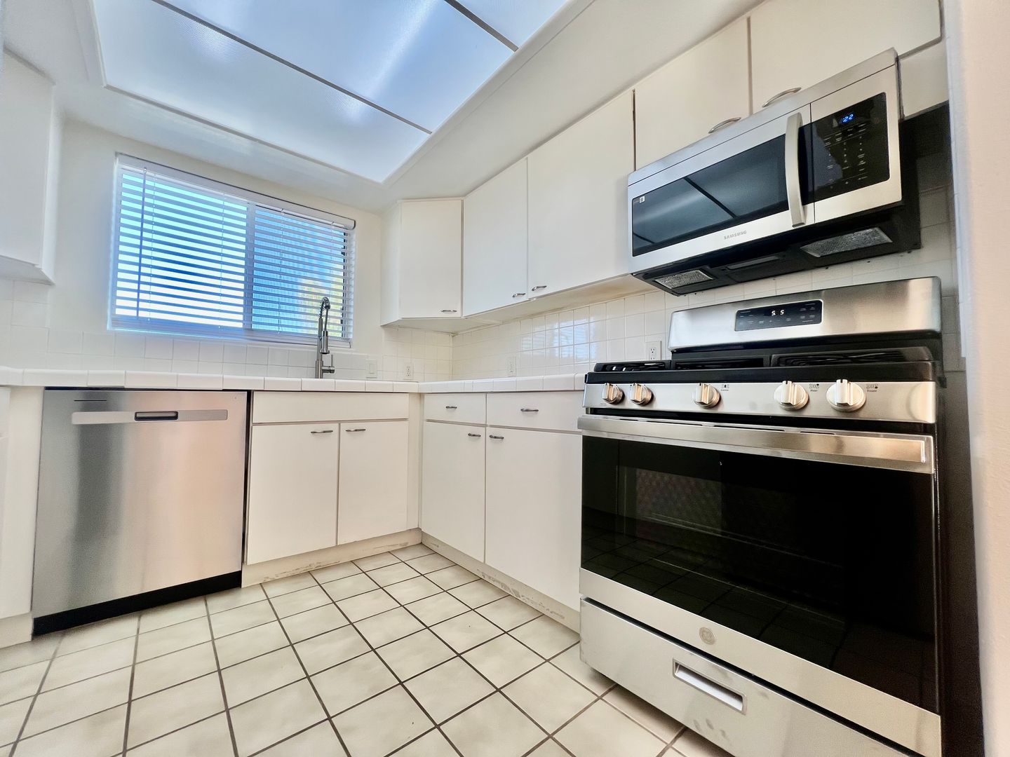73625 Catalina Way - Unit 04 - Palm Desert - California - 1 bed, 1 bath rental property