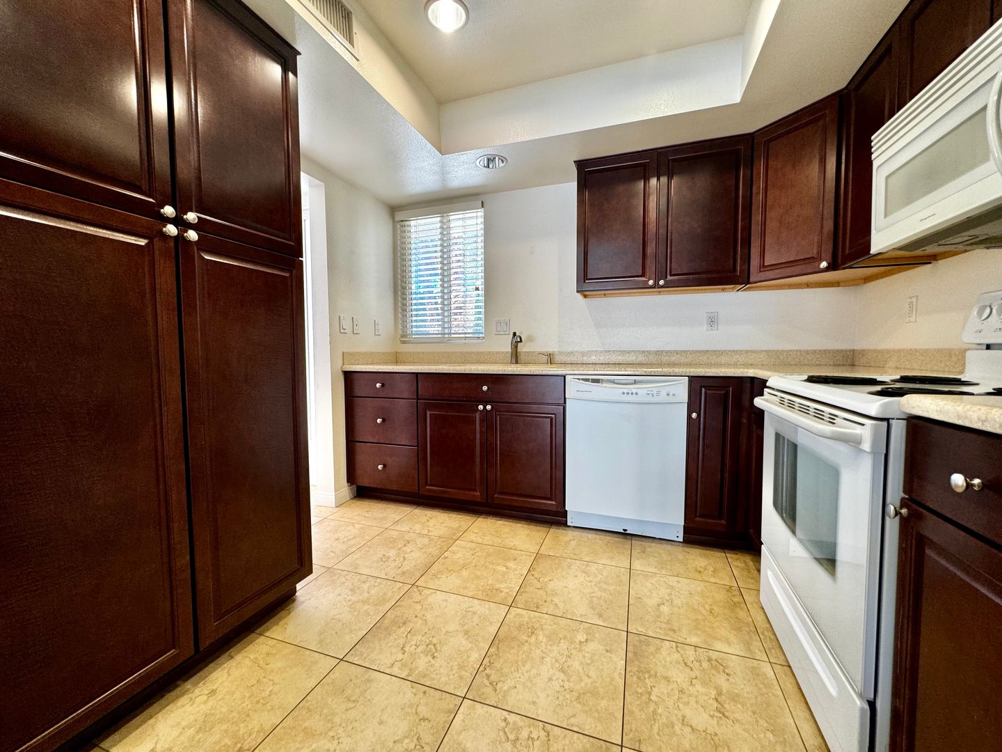 73950 Grapevine St - Unit B - Palm Desert - California - 2 bed, 2 bath rental property