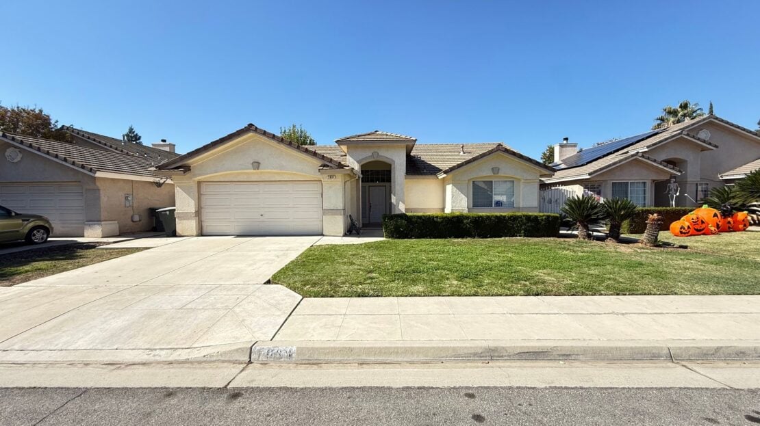 7631 N. State Street  - Fresno - California - 3 bed, 2.5 bath rental property
