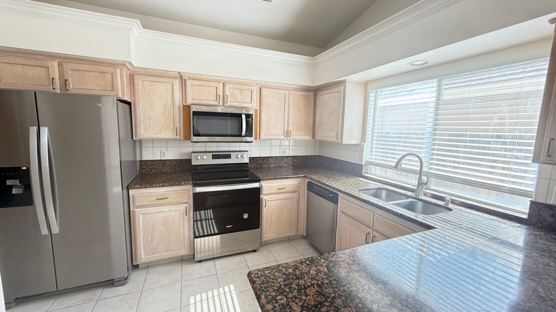 7631 N. State Street  - Fresno - California - 3 bed, 2.5 bath rental property