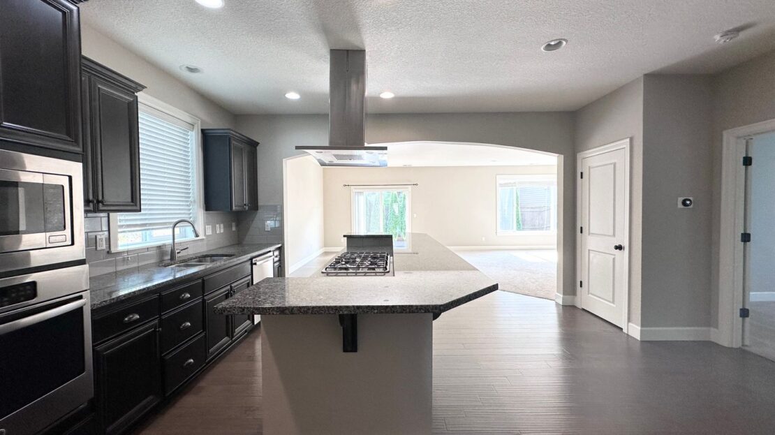 7698 NW Catalpa St. - Portland - Oregon - 5 bed, 3 bath rental property