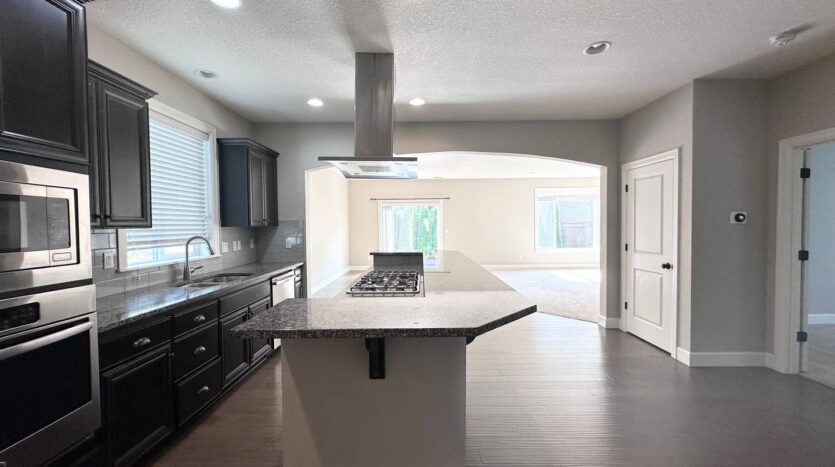 7698 NW Catalpa St. - Portland - Oregon - 5 bed, 3 bath rental property