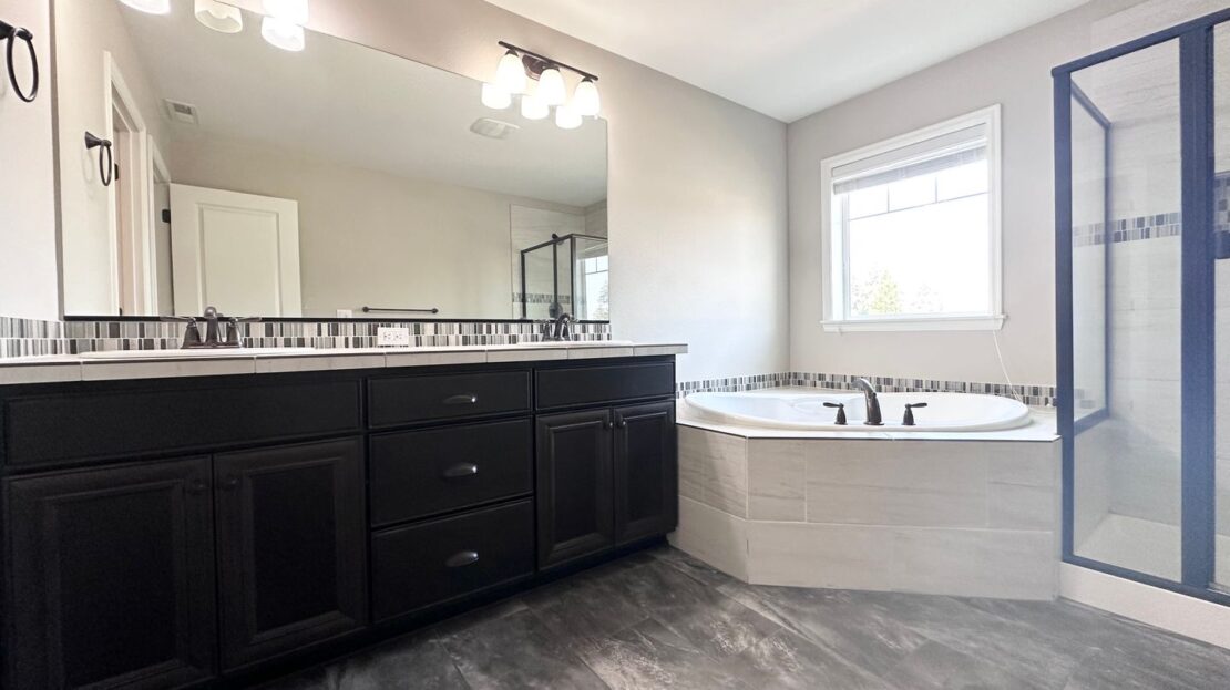 7698 NW Catalpa St. - Portland - Oregon - 5 bed, 3 bath rental property