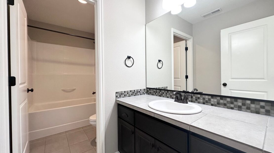 7698 NW Catalpa St. - Portland - Oregon - 5 bed, 3 bath rental property