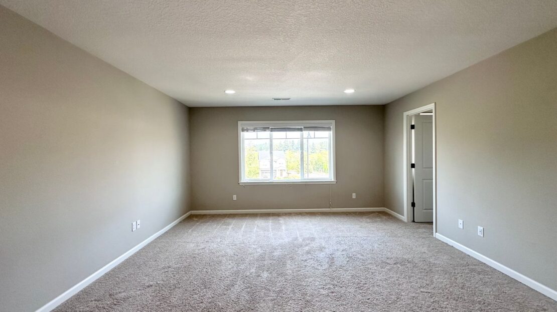 7698 NW Catalpa St. - Portland - Oregon - 5 bed, 3 bath rental property