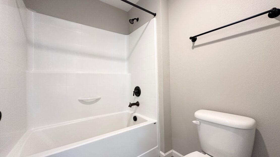 7698 NW Catalpa St. - Portland - Oregon - 5 bed, 3 bath rental property